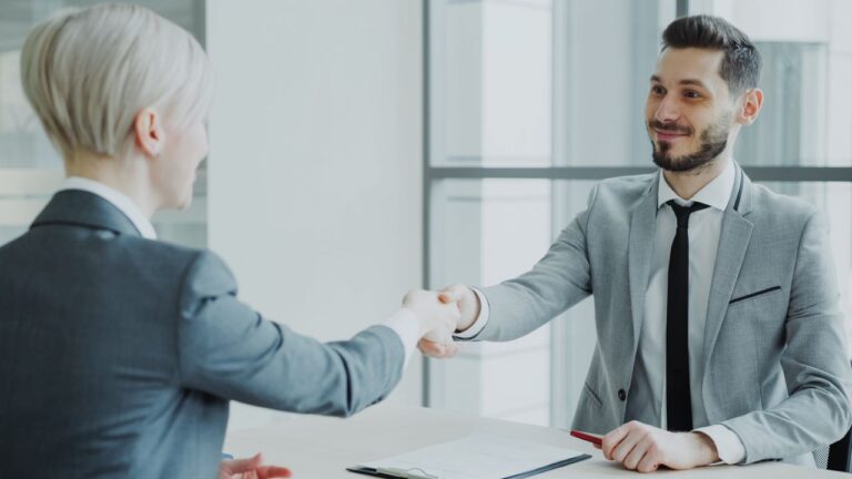 Wie internationale Rekrutierung gelingt und HR-Abteilungen entlastet?