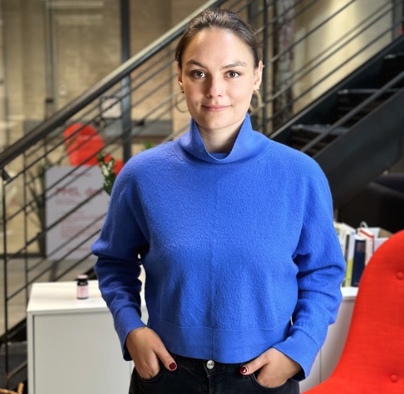 Hormonella-Gründerin Felicitas Dammertz im Berliner Büro